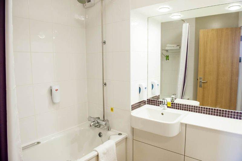 Premier Inn London Ilford Buitenkant foto