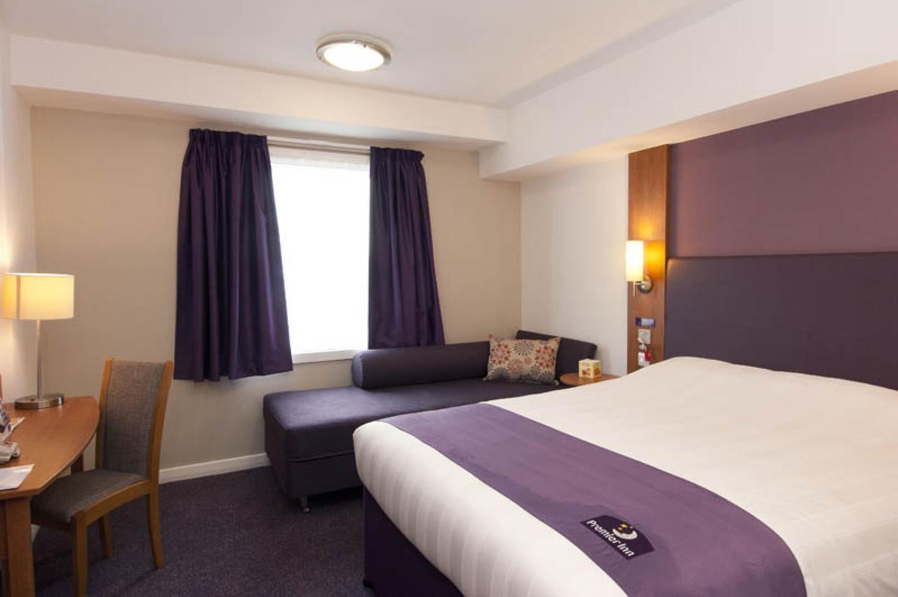 Premier Inn London Ilford Buitenkant foto